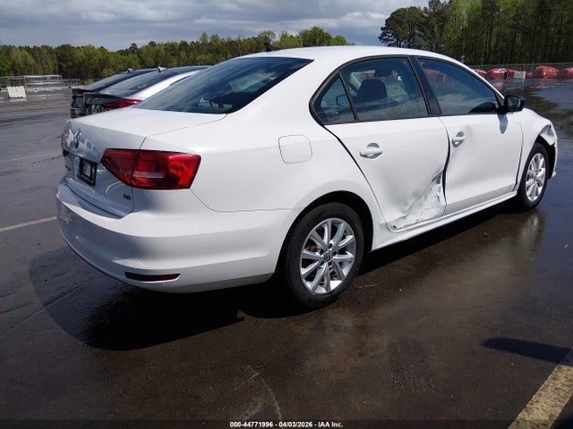 44771996 :رقم المزاد ، 3VWD17AJ2FM239504 vin ، 2015 Volkswagen Jetta 1.8t Se مزاد بيع