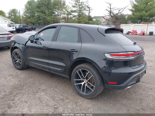 Auction sale of the 2022 Porsche Macan, vin: WP1AA2A59NLB05485, lot number: 44772058