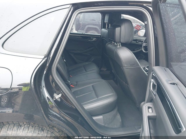 Auction sale of the 2022 Porsche Macan, vin: WP1AA2A59NLB05485, lot number: 44772058