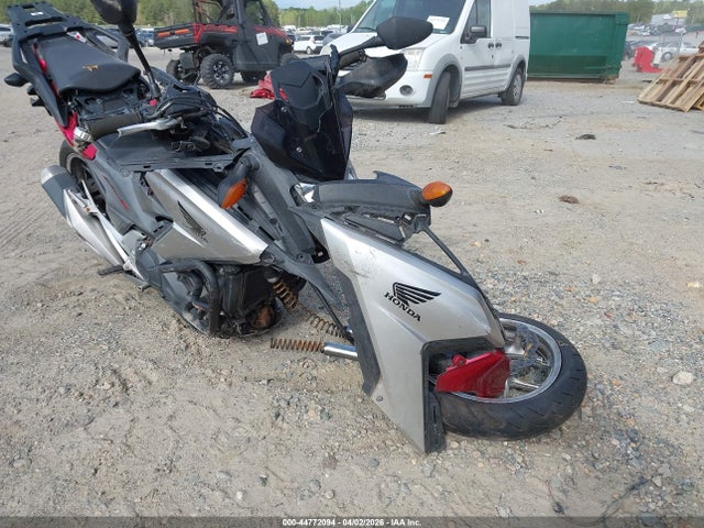 JH2RC8703HK100085 Honda NC700X