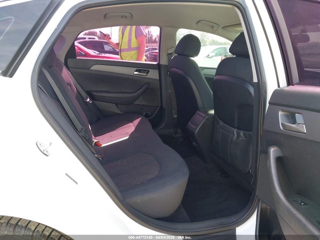 5NPE24AF6JH697723 Hyundai SONATA SE
