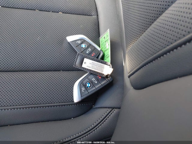 44772199 :رقم المزاد ، 3MW89CW05S8F24624 vin ، 2025 Bmw 330i Xdrive مزاد بيع
