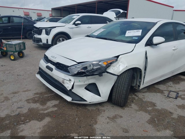 44772209 :رقم المزاد ، 3KPF24AD4RE737543 vin ، 2024 Kia Forte Lxs مزاد بيع