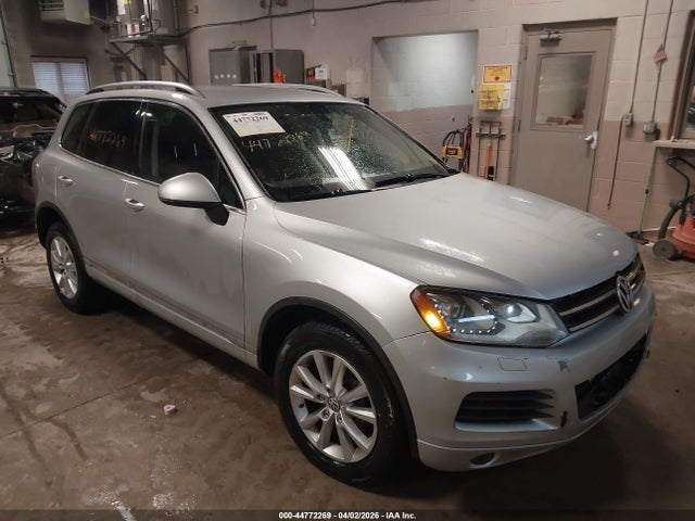 2014 VOLKSWAGEN TOUAREG WVGEF9BP4ED006480