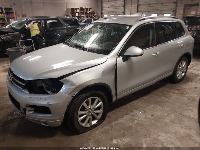 2014 VOLKSWAGEN TOUAREG WVGEF9BP4ED006480 Photo 1