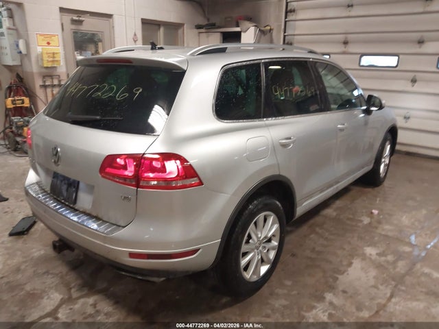 2014 VOLKSWAGEN TOUAREG WVGEF9BP4ED006480 Photo 3