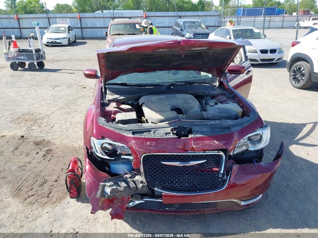 44772288 :رقم المزاد ، 2C3CCAAG7JH292012 vin ، 2018 Chrysler 300 Touring مزاد بيع