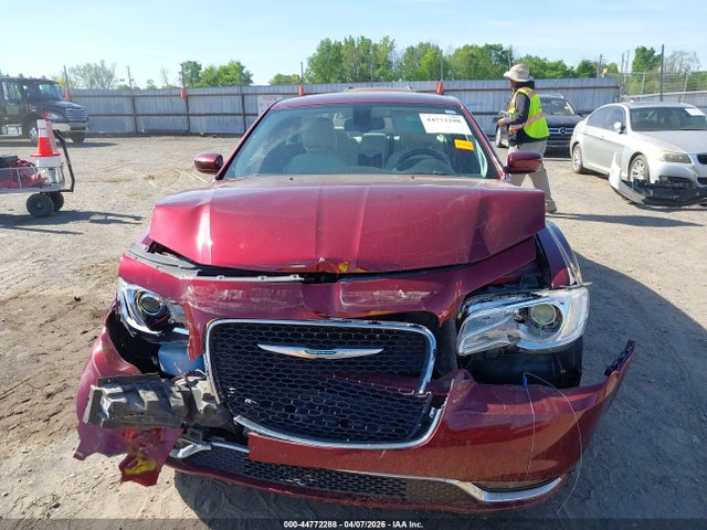 44772288 :رقم المزاد ، 2C3CCAAG7JH292012 vin ، 2018 Chrysler 300 Touring مزاد بيع