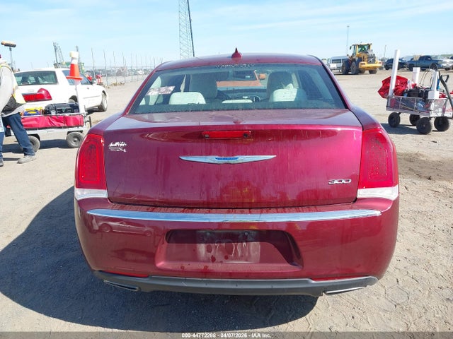 44772288 :رقم المزاد ، 2C3CCAAG7JH292012 vin ، 2018 Chrysler 300 Touring مزاد بيع