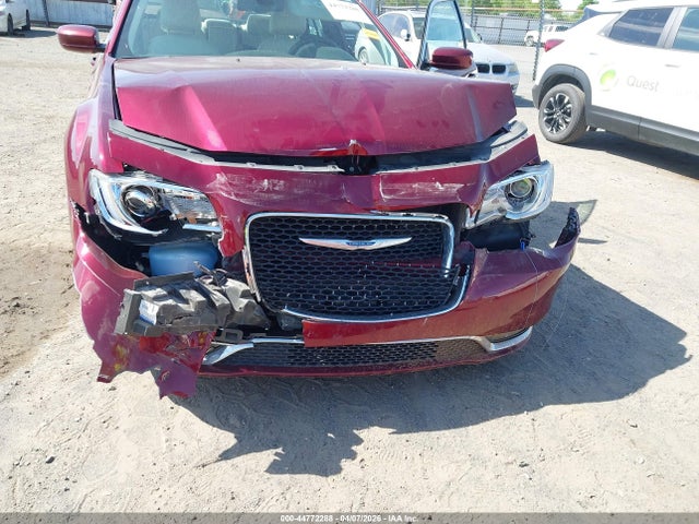 44772288 :رقم المزاد ، 2C3CCAAG7JH292012 vin ، 2018 Chrysler 300 Touring مزاد بيع