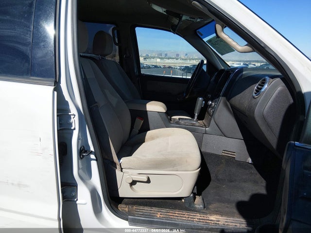 2008 FORD EXPLORER 1FMEU63E28UB24114 Photo 4