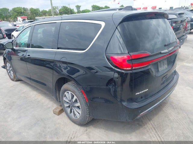 2024 CHRYSLER PACIFICA HYBRID 2C4RC1S76RR137817 Photo 2