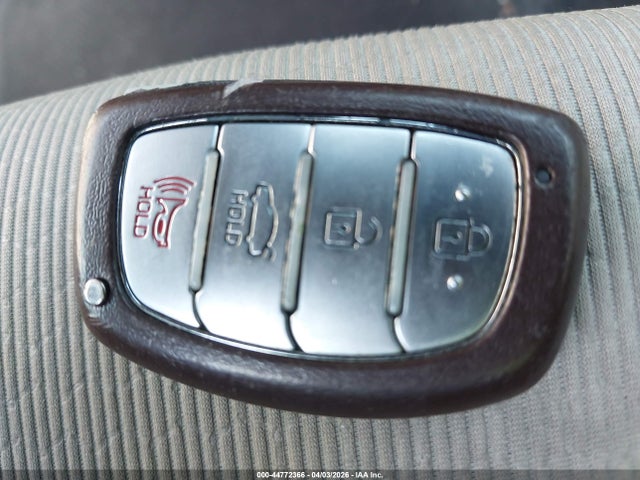 Продажа на аукционе авто 2017 Hyundai Elantra Se, vin: KMHD84LF9HU225163, номер лота: 44772366