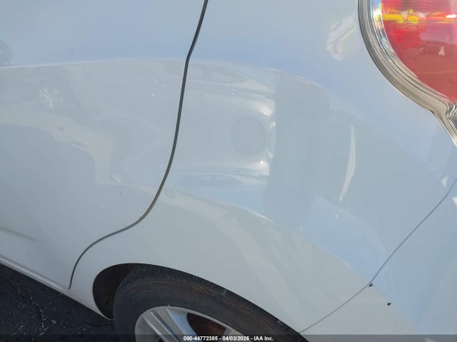 Chevrolet Spark 1lt Auto 2014 KL8CD6S90EC560034 Image 13