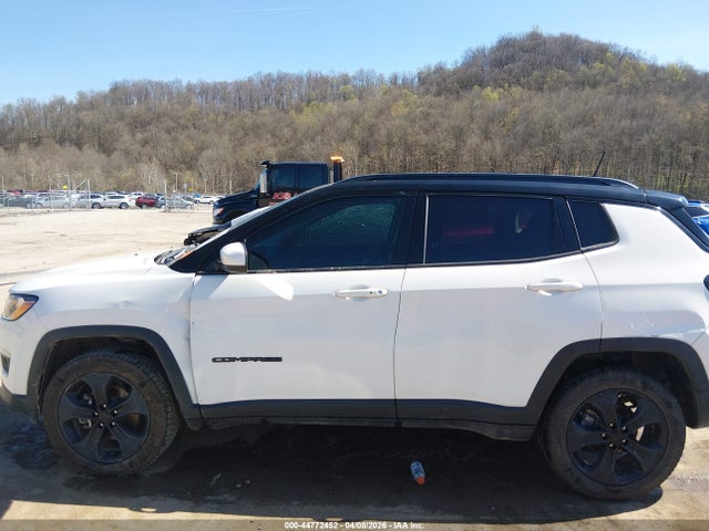 44772452 :رقم المزاد ، 3C4NJDBB6LT173795 vin ، 2020 Jeep Compass Altitude 4x4 مزاد بيع