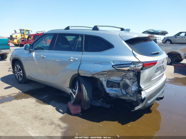 5TDGBRCH8NS539033 Toyota Highlander Hybrid Xle