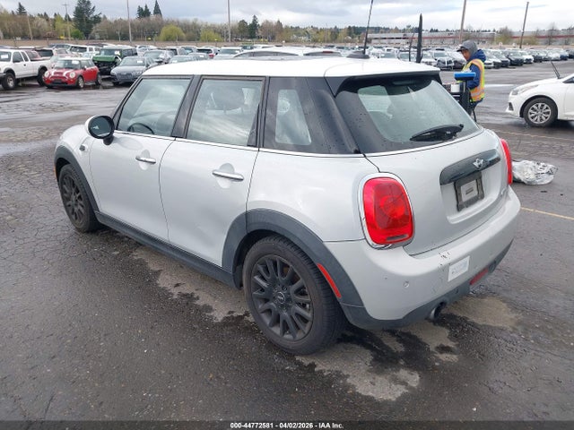 2016 MINI HARDTOP WMWXU1C52G2D10620 Photo 2
