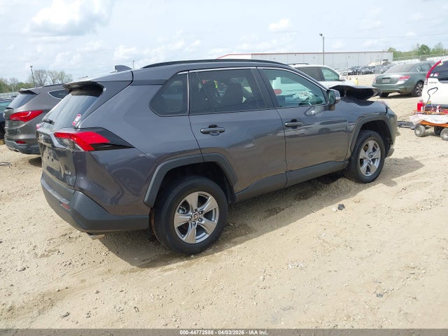 44772588 :رقم المزاد ، 2T3W1RFV3NW209945 vin ، 2022 Toyota Rav4 Xle مزاد بيع