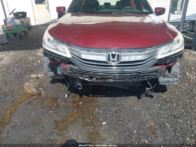 44772643 :رقم المزاد ، 1HGCR2F16HA087571 vin ، 2017 Honda Accord Sport Se مزاد بيع