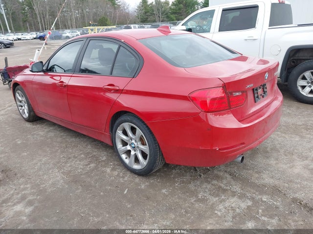 44772666 :رقم المزاد ، WBA3C3C50DF982321 vin ، 2013 Bmw 320i Xdrive مزاد بيع