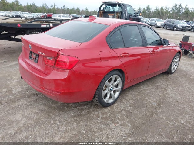44772666 :رقم المزاد ، WBA3C3C50DF982321 vin ، 2013 Bmw 320i Xdrive مزاد بيع