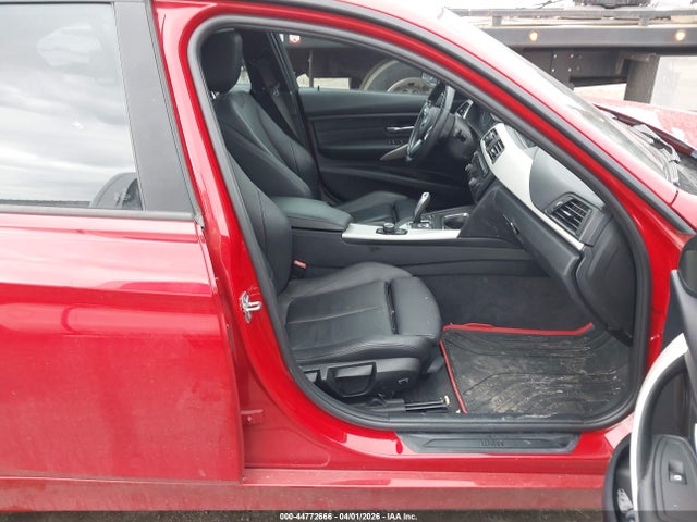 44772666 :رقم المزاد ، WBA3C3C50DF982321 vin ، 2013 Bmw 320i Xdrive مزاد بيع