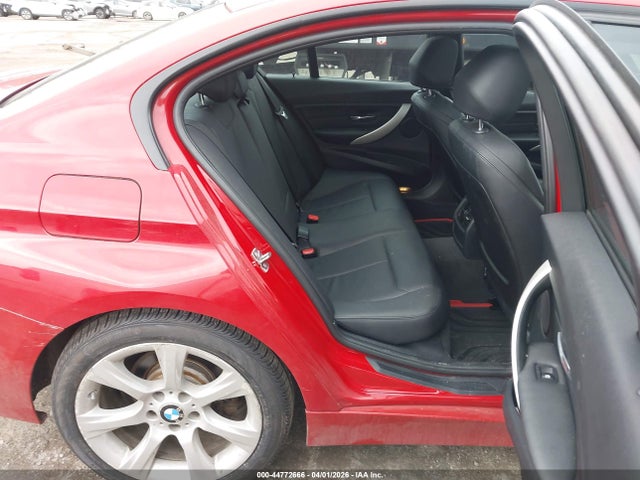 44772666 :رقم المزاد ، WBA3C3C50DF982321 vin ، 2013 Bmw 320i Xdrive مزاد بيع
