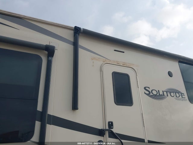 44772711 :رقم المزاد ، 573FS4228MAA01869 vin ، 2021 Grand Design Solitude مزاد بيع