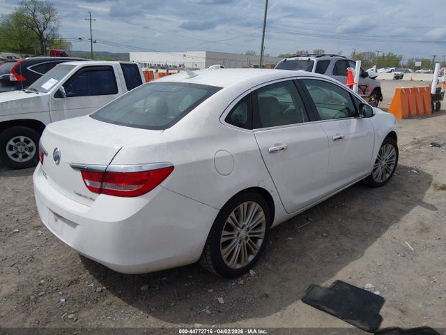 1G4PP5SK7E4160328 Buick Verano
