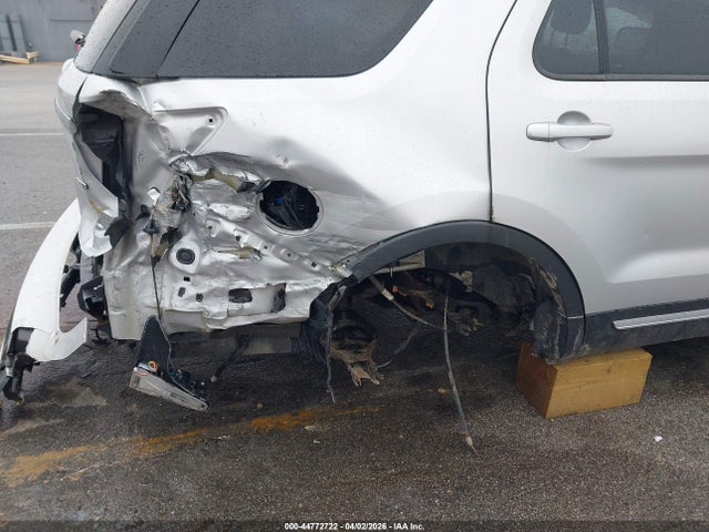 Ford EXPLORER XLT 2017 1FM5K8DH5HGC65462 Image 6