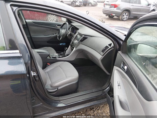 44772730 :رقم المزاد ، 5NPEC4AB2DH728593 vin ، 2013 Hyundai Sonata Se 2.0t مزاد بيع