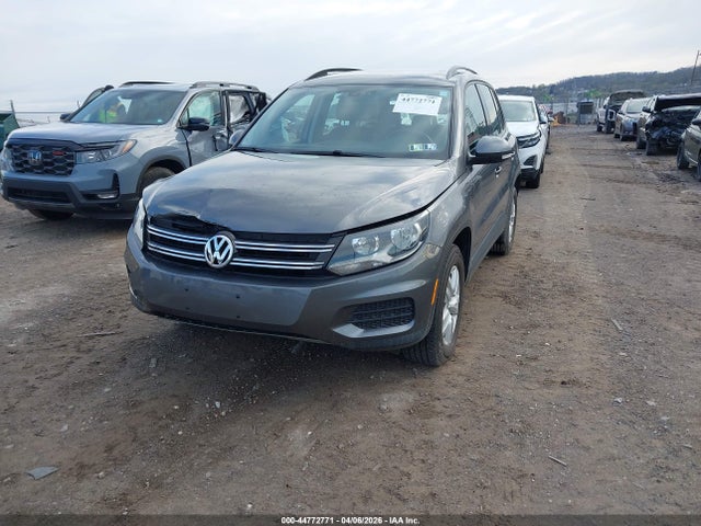 44772771 :رقم المزاد ، WVGAV7AX1GW533827 vin ، 2016 Volkswagen Tiguan S مزاد بيع