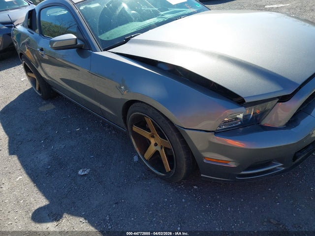 44772885 :رقم المزاد ، 1ZVBP8AM0E5277372 vin ، 2014 Ford Mustang V6 Premium مزاد بيع