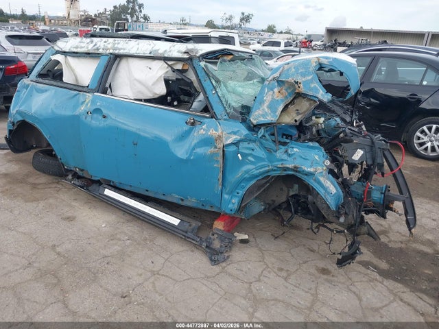 2008 MINI COOPER WMWMF33558TT60445