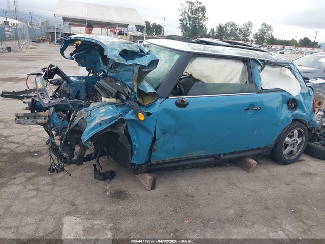 2008 MINI COOPER WMWMF33558TT60445 Photo 1