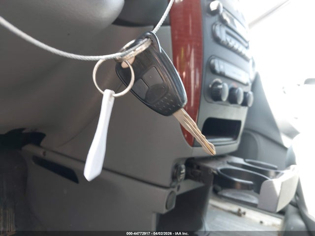 2006 CHRYSLER TOWN & COUNTRY 1A4GP45R86B667320 Photo 10