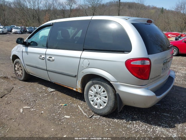 2006 CHRYSLER TOWN & COUNTRY 1A4GP45R86B667320 Photo 2
