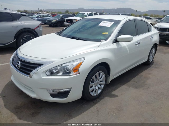Nissan Altima 2.5 S 2015 1N4AL3AP8FC571113 Image 2