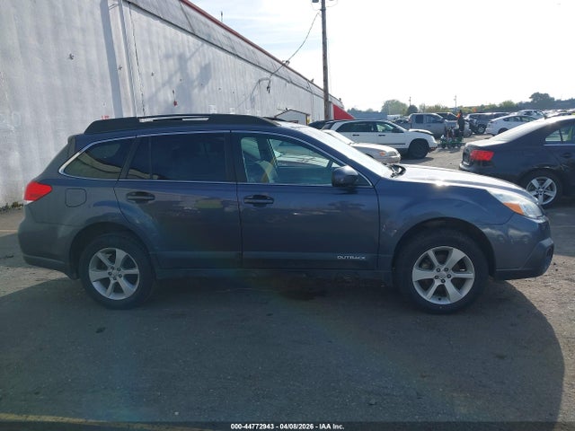 Продаж на аукціоні авто 2014 Subaru Outback 2.5i Premium, vin: 4S4BRBCC4E3242436, номер лоту: 44772943