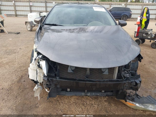 44772961 :رقم المزاد ، 4T1BF1FK8GU156761 vin ، 2016 Toyota Camry Le مزاد بيع