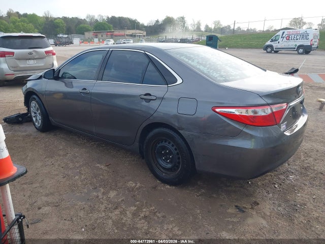 44772961 :رقم المزاد ، 4T1BF1FK8GU156761 vin ، 2016 Toyota Camry Le مزاد بيع