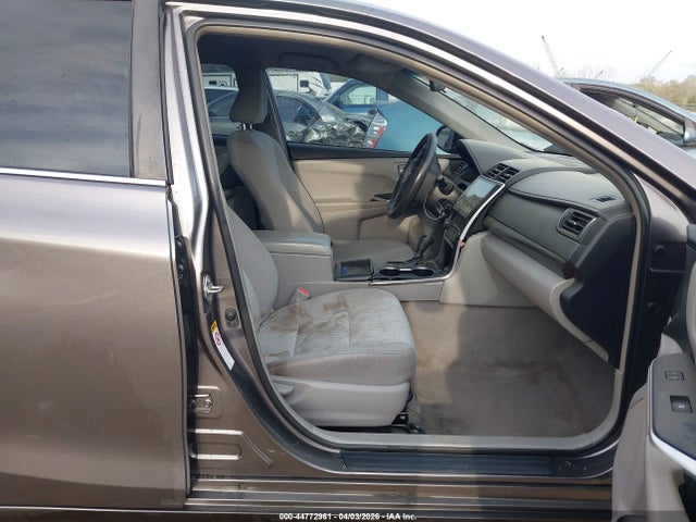 44772961 :رقم المزاد ، 4T1BF1FK8GU156761 vin ، 2016 Toyota Camry Le مزاد بيع