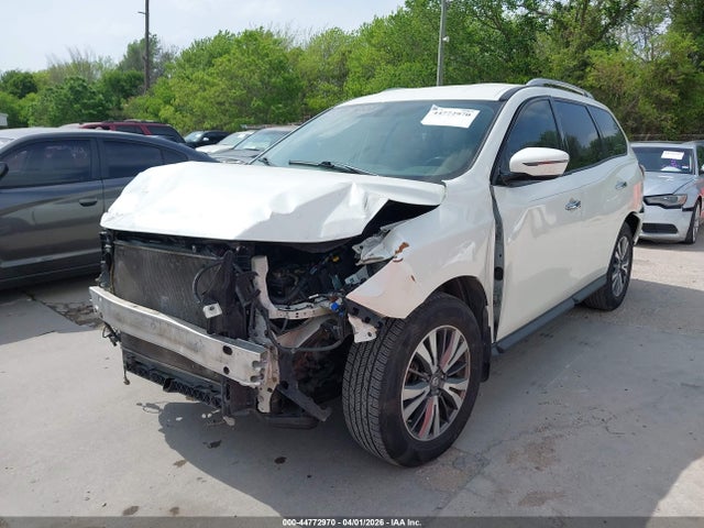Nissan Pathfinder Sv 2017 5N1DR2MN8HC633649 Image 2