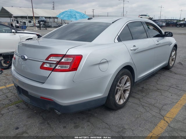 Ford TAURUS SE 2017 1FAHP2D84HG124243 Image 4