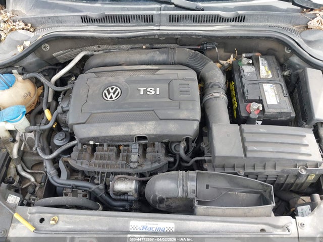 2015 Volkswagen Jetta 1.8t Se მანქანა იყიდება აუქციონზე, vin: 3VWD17AJ0FM262683, აუქციონის ნომერი: 44772997