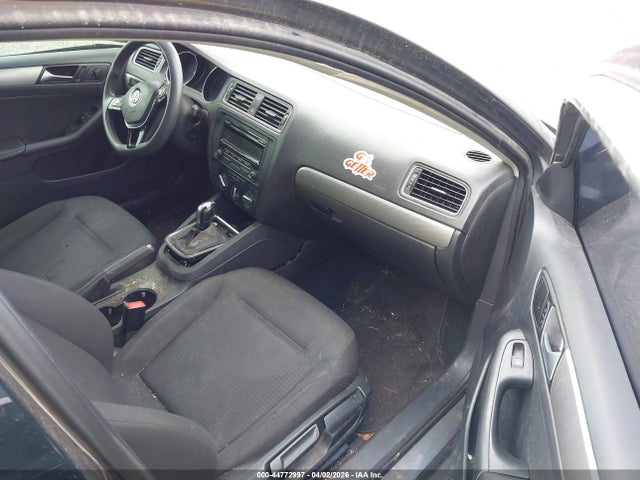 2015 Volkswagen Jetta 1.8t Se მანქანა იყიდება აუქციონზე, vin: 3VWD17AJ0FM262683, აუქციონის ნომერი: 44772997
