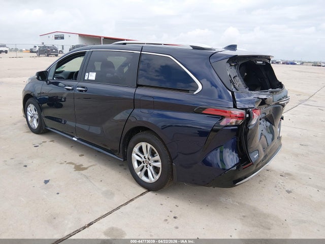 Toyota Sienna Limited 2026 5TDZRKEC1TS301728 Image 3