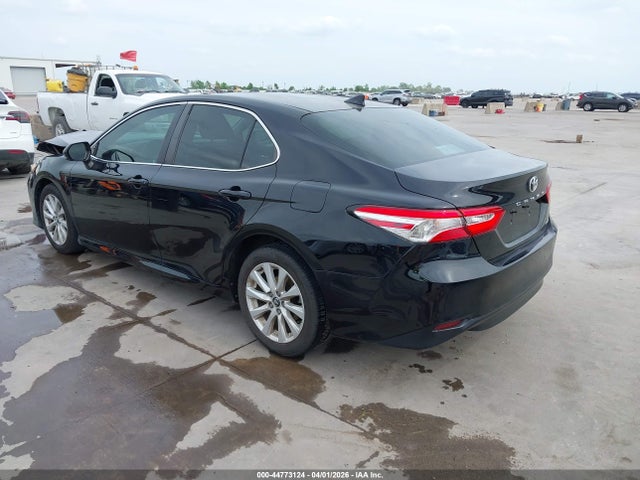 2020 TOYOTA CAMRY 4T1C11AK3LU895041 Photo 2