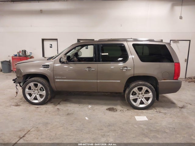 Продаж на аукціоні авто 2011 Cadillac Escalade Premium, vin: 1GYS4CEF4BR337954, номер лоту: 44773149