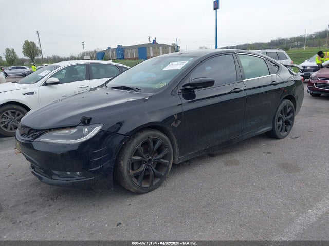 44773194 :رقم المزاد ، 1C3CCCBG1FN527514 vin ، 2015 Chrysler 200 S مزاد بيع